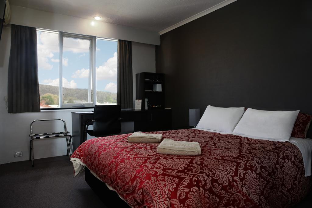 White Manor Motel Кума Экстерьер фото